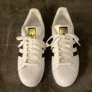 Men’s adidas superstar. Size 9.5. Never worn. (No box)